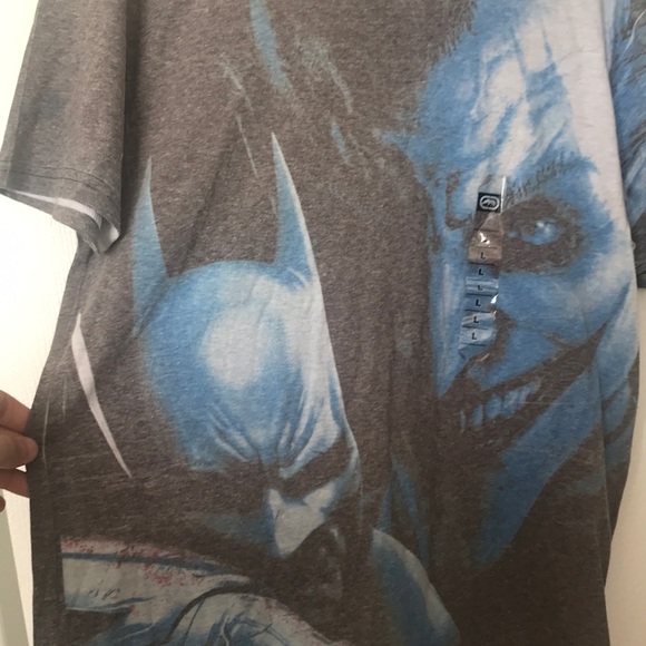 Batman T-Shirt - Picture 2 of 3